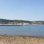 Nautilus, Nearby Svetilnik Izola