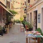 Nautilus, Nearby Svetilnik * Izola