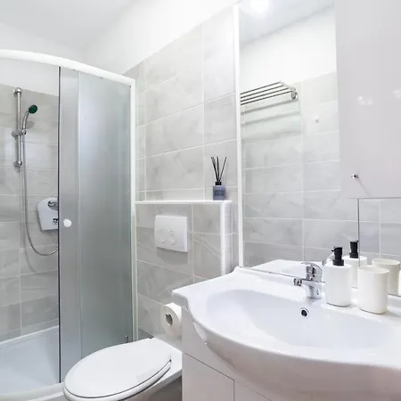 Nautilus, Nearby Svetilnik Διαμέρισμα Izola