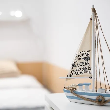 Nautilus, Nearby Svetilnik Izola