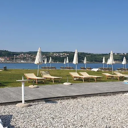 Апартаменты Nautilus, Nearby Svetilnik Изола