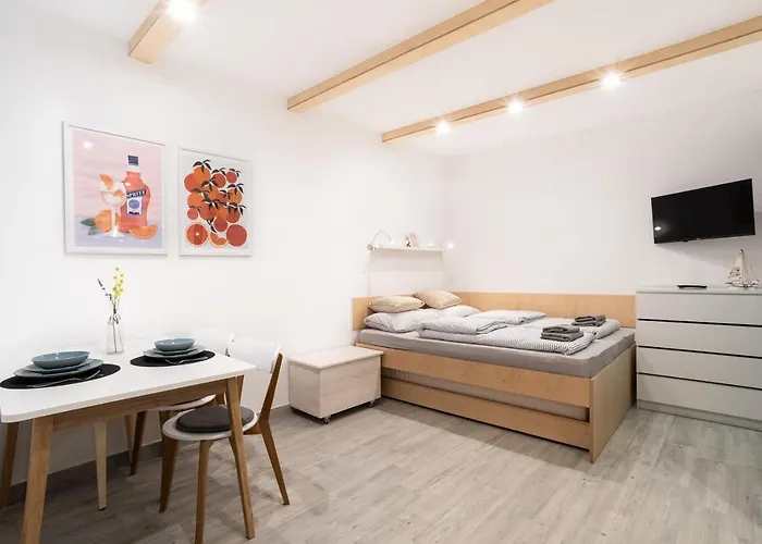 Nautilus, Nearby Svetilnik Appartement Izola