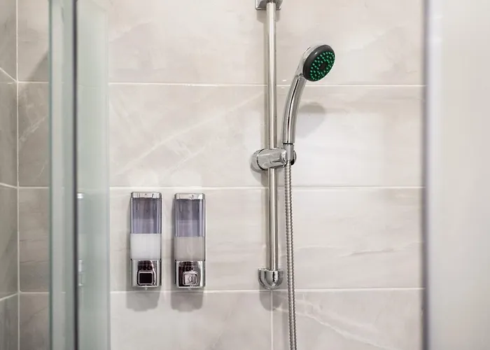 Nautilus, Nearby Svetilnik Appartamento