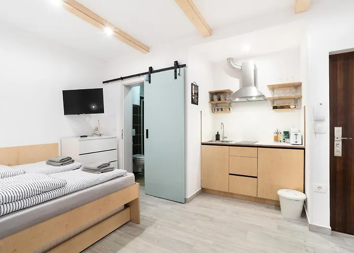 Nautilus, Nearby Svetilnik Appartement Izola