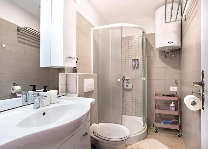 Nautilus, Nearby Svetilnik Appartement Izola