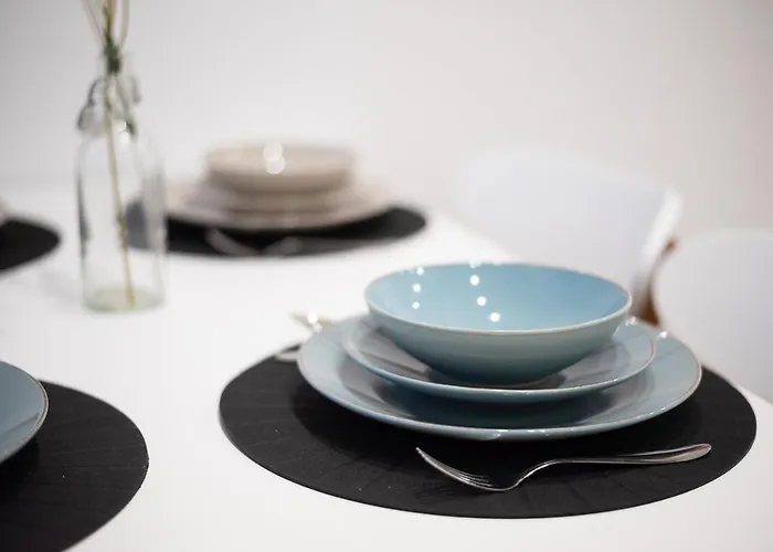 Nautilus, Nearby Svetilnik * Izola