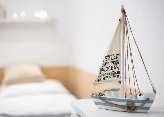 Nautilus, Nearby Svetilnik Izola