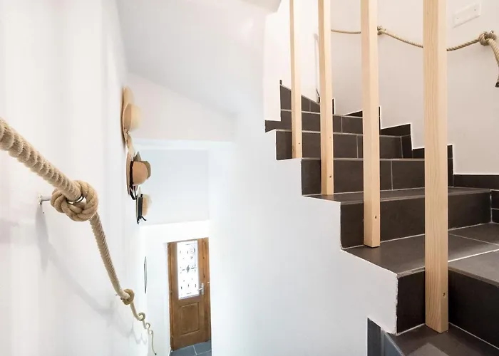 Nautilus, Nearby Svetilnik Appartement Izola