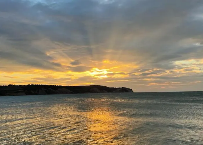 Nautilus, Nearby Svetilnik Appartement